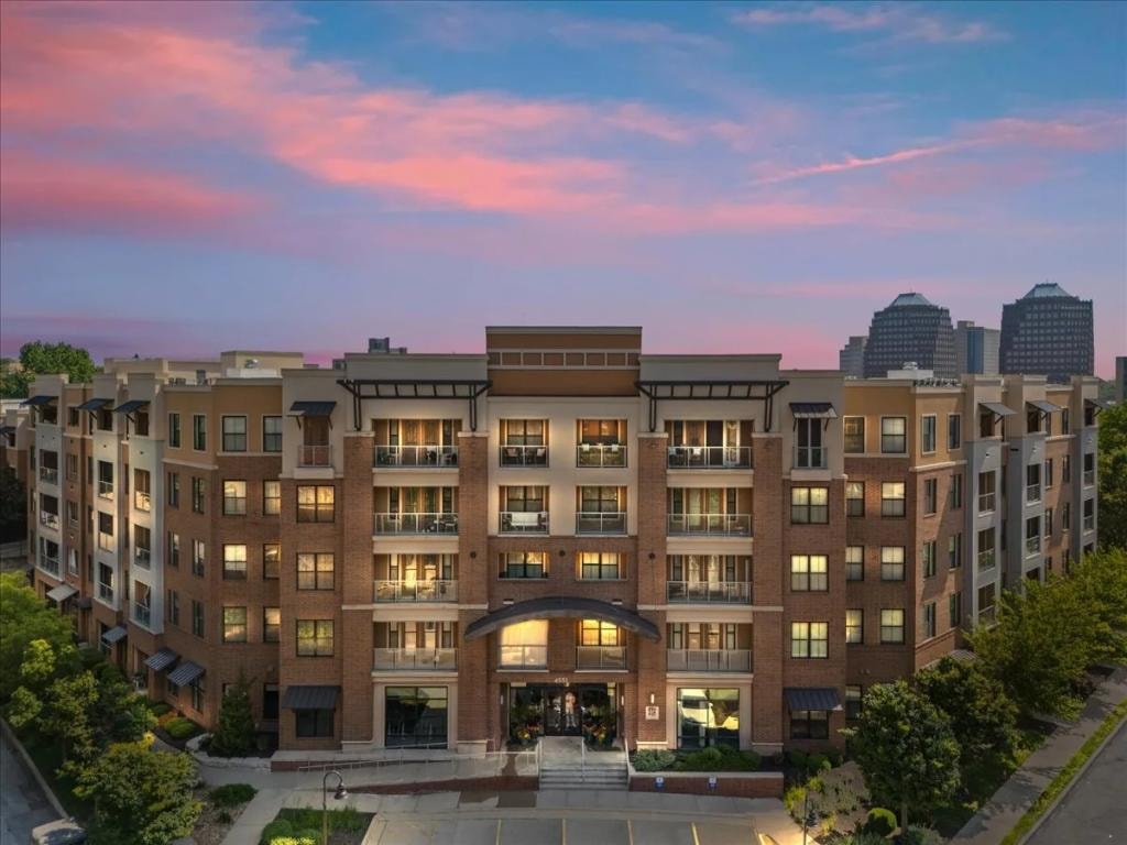 46 Penn Luxury Apartments